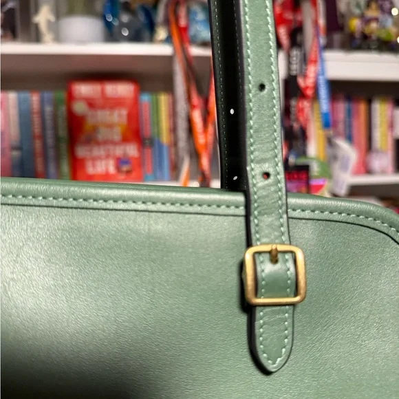 Coach Green Swing Zip - Picture 9 of 10